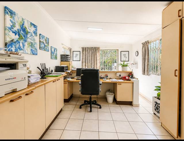 200M² LODGE FOR SALE IN GLENMORE